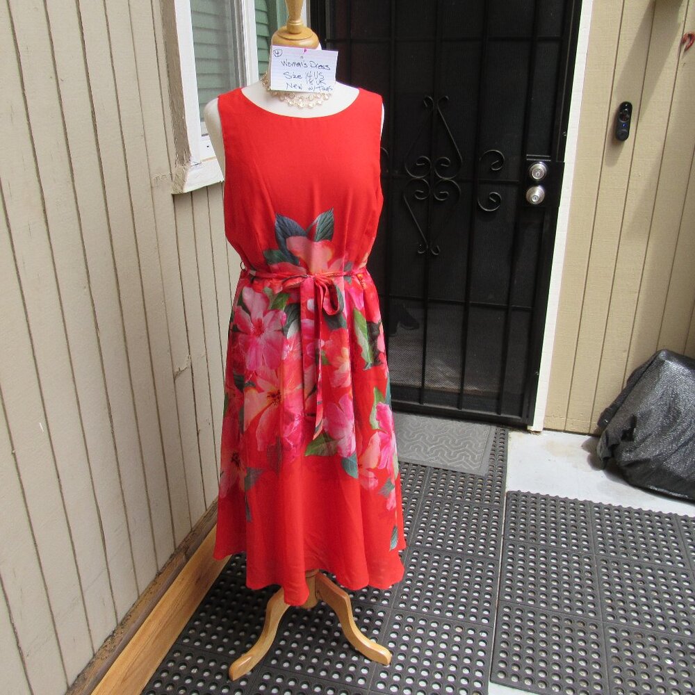 #4  NEW WOMEN'S SUMMER DRESS  SIZE 14 US / 18 UK